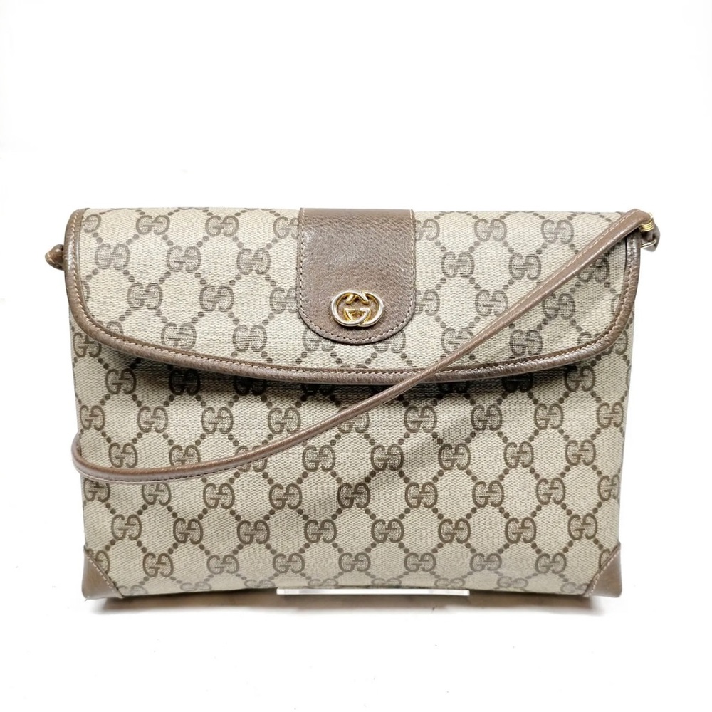 Sold**** Gucci Crossbody in very good overall condition.